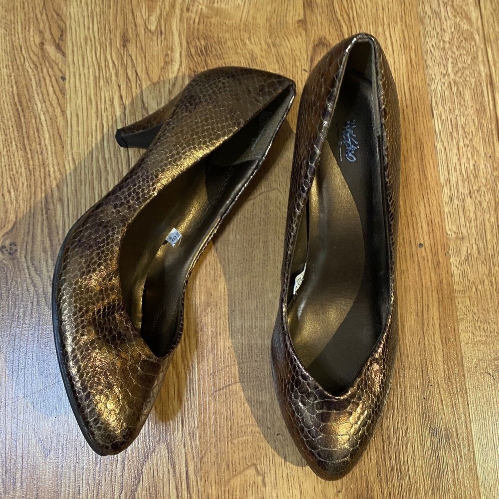 Mossimo Elegant V for Vamp Bronze Snakeskin Heels 9.5